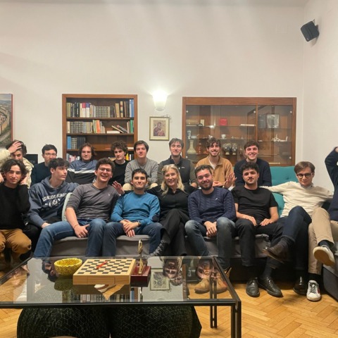 Tosoni con i residenti di Castelbarco